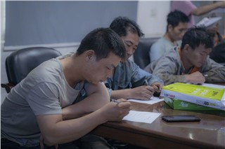 朝陽(yáng)集團(tuán)開(kāi)展行車(chē)和有限作業(yè)空間安全操作培訓(xùn)、道路交通安全培訓(xùn)